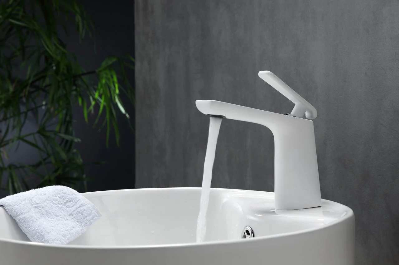 Kubebath Aqua Adatto Single Lever Faucet – Chrome and White - Image 2