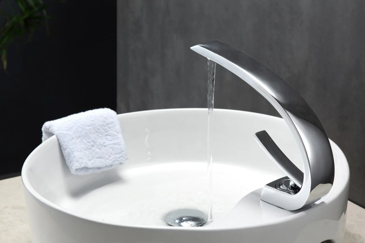 Kubebath Aqua Arcco Single Hole Mount Bathroom Vanity Faucet - Image 4