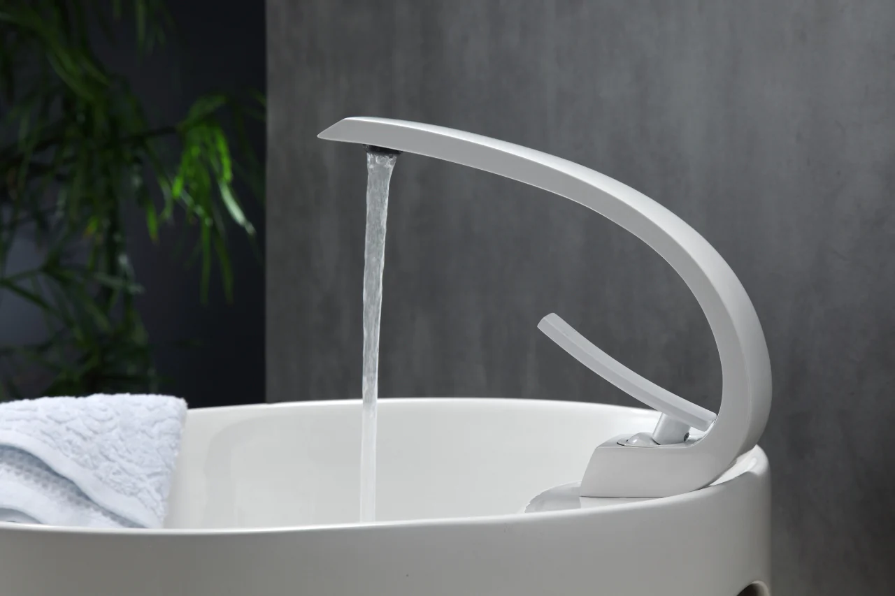 Kubebath Aqua Arcco Single Hole Mount Bathroom Vanity Faucet - Image 8